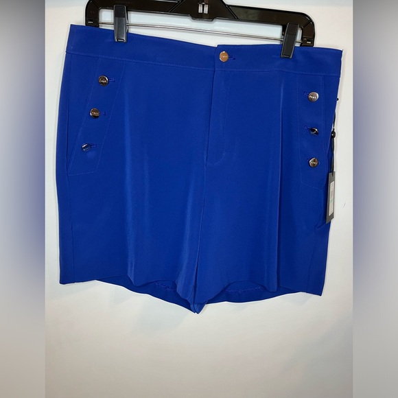 DKNY Shorts with silver accent buttons NWT - Picture 2 of 4